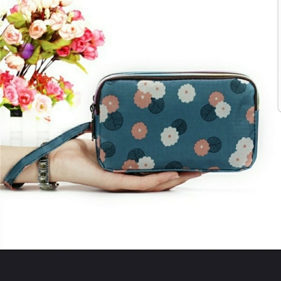 Handbags - Spring Floral Wristlet